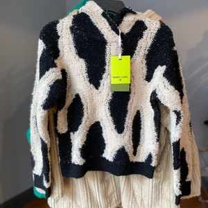 Women heavy sweater white & black